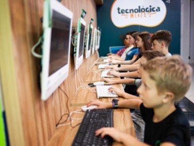 A PRESENA DA TECNOLOGIA NO AMBIENTE DE ENSINO